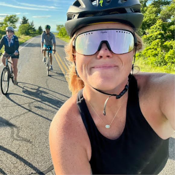 Meet your Posher, Kat - Picture 1 of 3